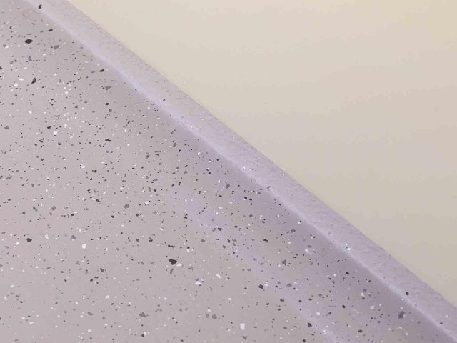 WEG im Eichholz Fertige Balkonoberfläche inklusive rutschhemmender Chipseinstreuung